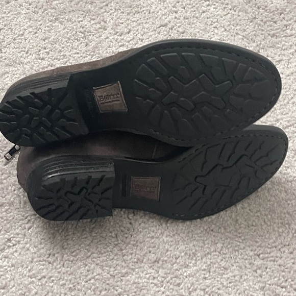 NWOT Born destressed leather ankle booties - Picture 4 of 5